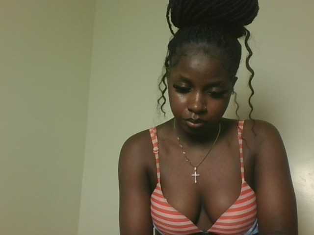Sexykitten1 live cam on BongaCams