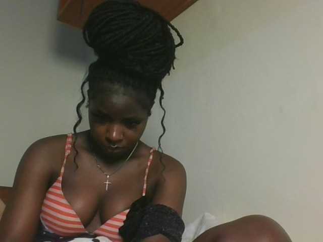 Sexykitten1 live cam on BongaCams