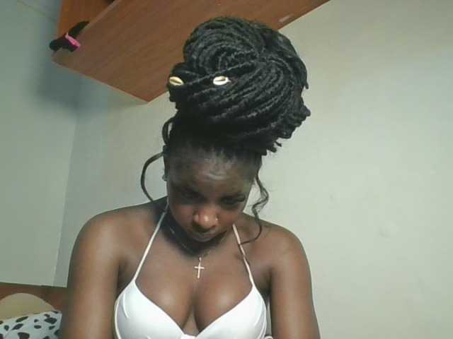 Sexykitten1 live cam on BongaCams
