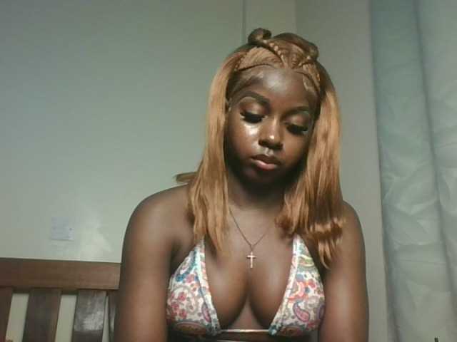 Sexykitten1 live cam on BongaCams