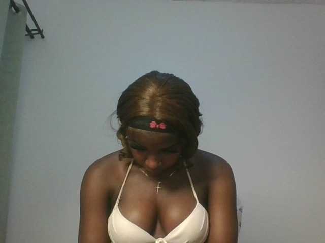 Sexykitten1 live cam on BongaCams