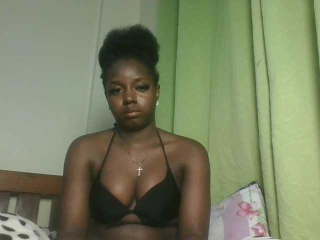 Sexykitten1 live cam on BongaCams