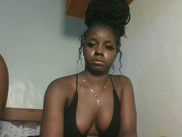 Sexykitten1 live cam on BongaCams