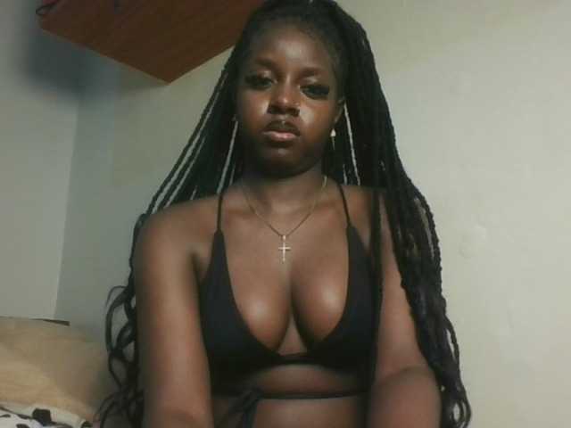 Sexykitten1 live cam on BongaCams