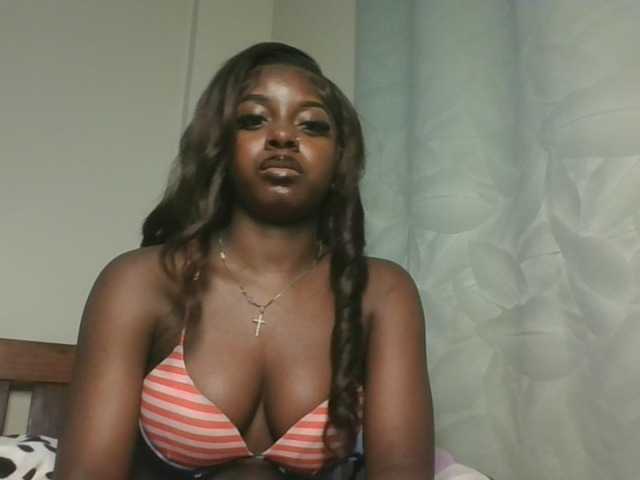 Sexykitten1 live cam on BongaCams