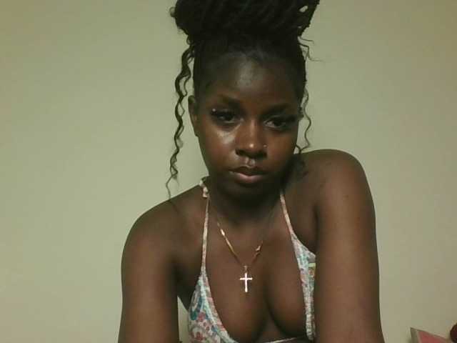 Sexykitten1 live cam on BongaCams