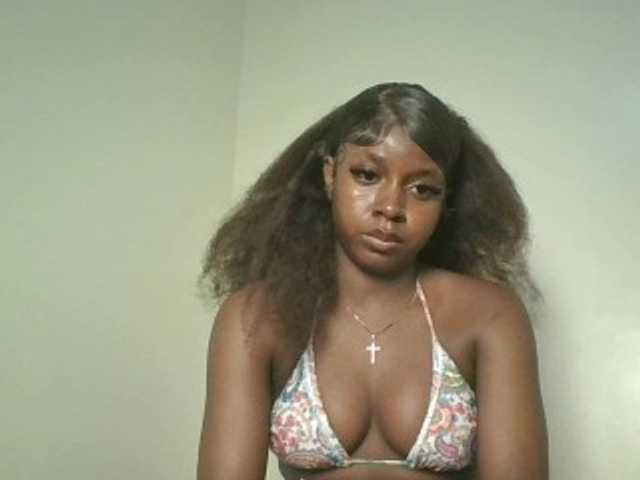 Sexykitten1 live cam on BongaCams
