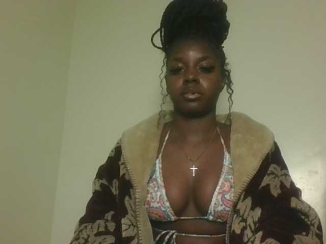 Sexykitten1 live cam on BongaCams