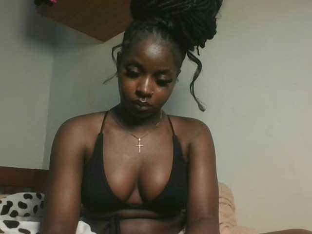 Sexykitten1 live cam on BongaCams