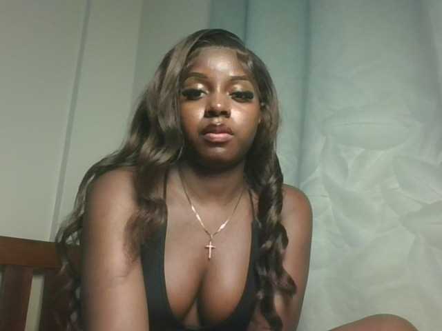 Sexykitten1 live cam on BongaCams