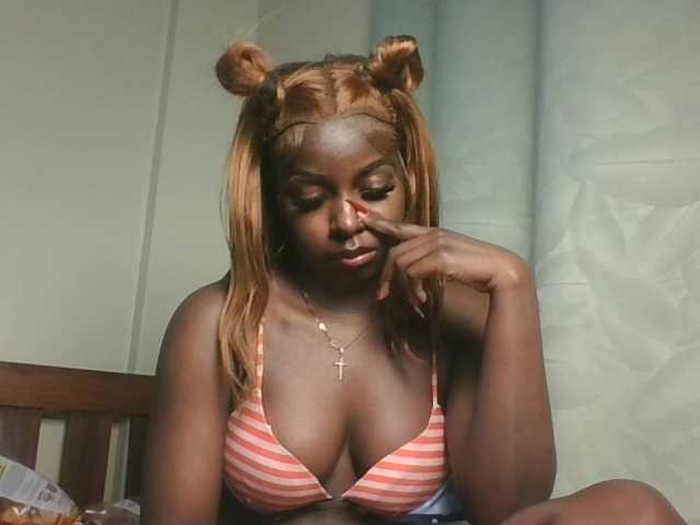 Sexykitten1 live cam on BongaCams