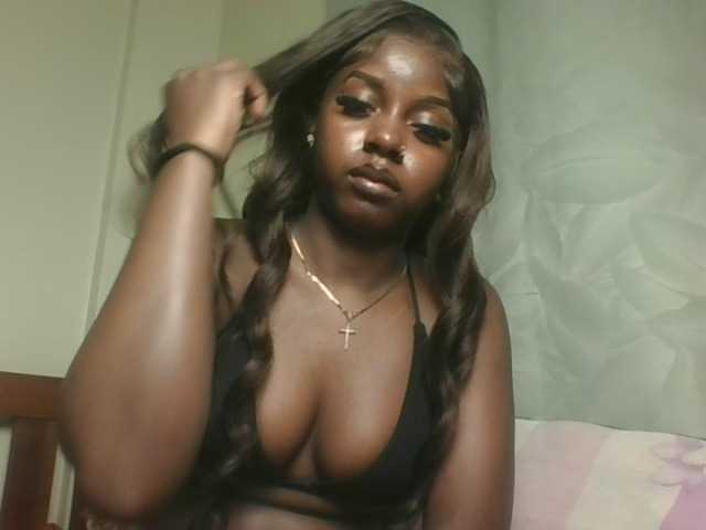 Sexykitten1 live cam on BongaCams