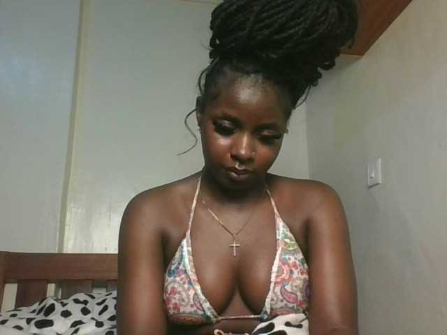 Sexykitten1 live cam on BongaCams