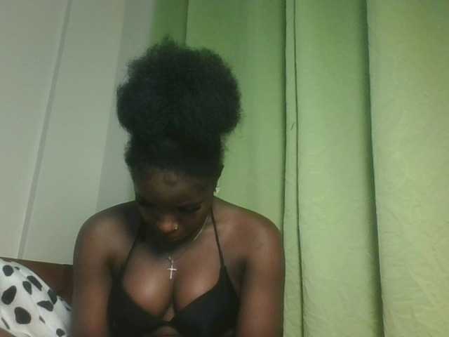 Sexykitten1 live cam on BongaCams