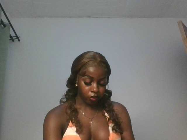 Sexykitten1 live cam on BongaCams
