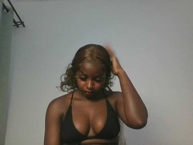 Sexykitten1 live cam on BongaCams