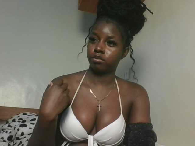 Sexykitten1 live cam on BongaCams