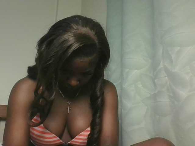 Sexykitten1 live cam on BongaCams