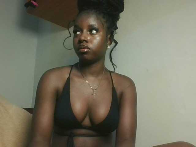 Sexykitten1 live cam on BongaCams