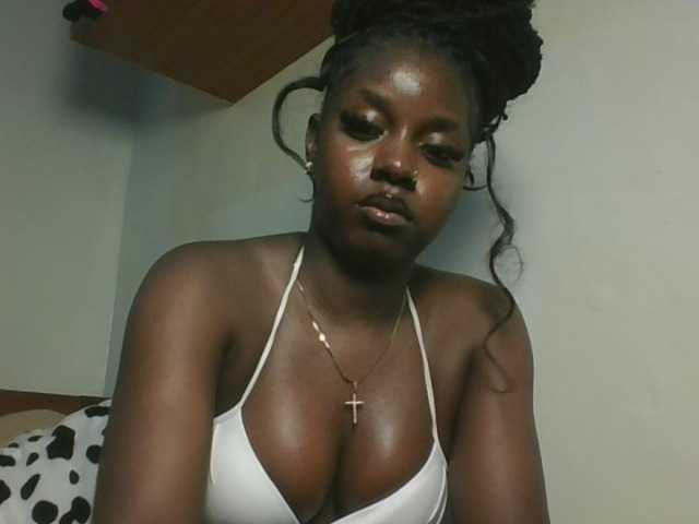 Sexykitten1 live cam on BongaCams