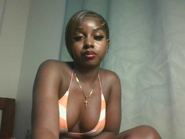 Sexykitten1 live cam on BongaCams