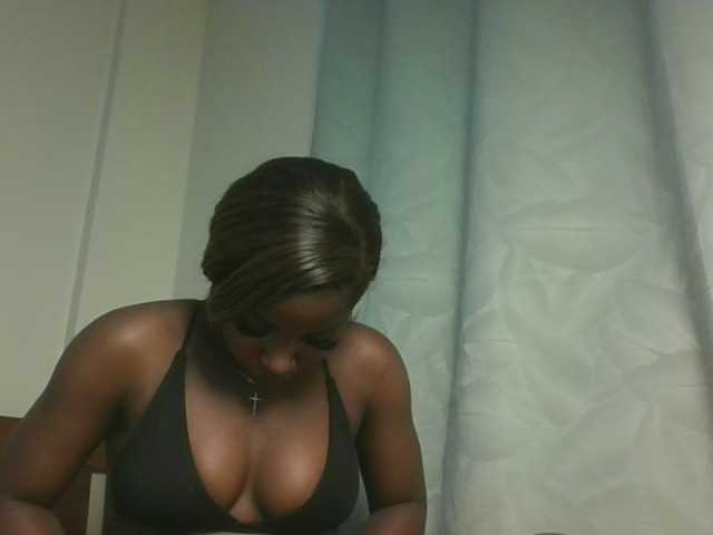 Sexykitten1 live cam on BongaCams
