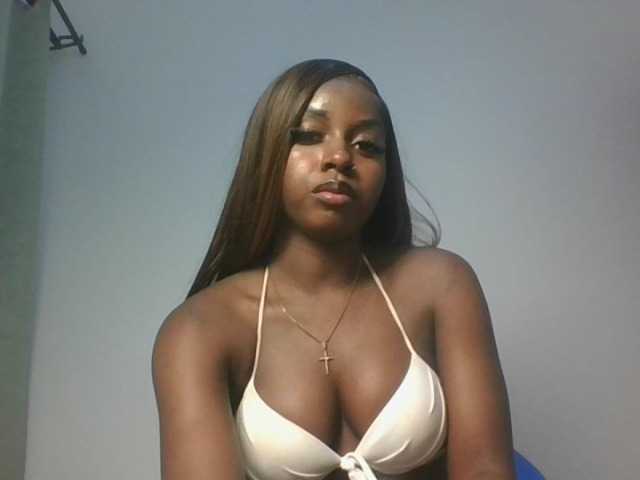 Sexykitten1 live cam on BongaCams