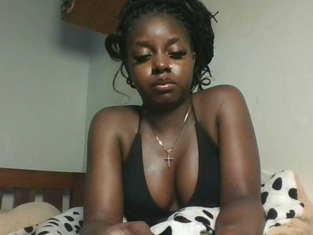 Sexykitten1 live cam on BongaCams