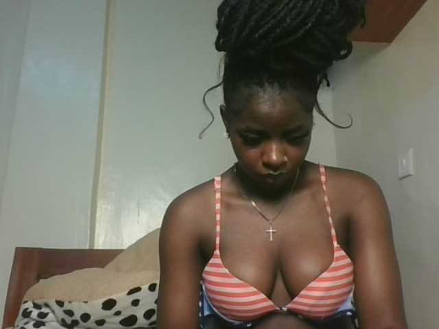 Sexykitten1 live cam on BongaCams