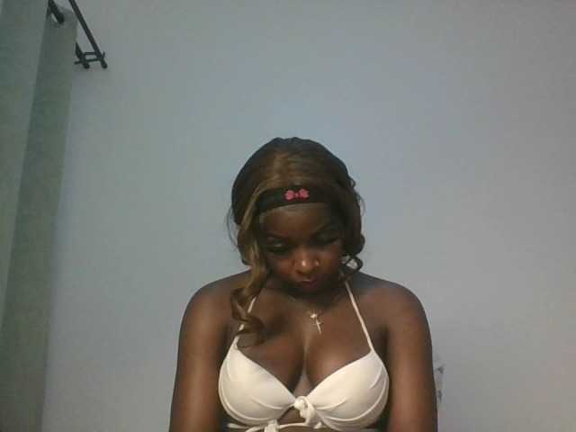Sexykitten1 live cam on BongaCams