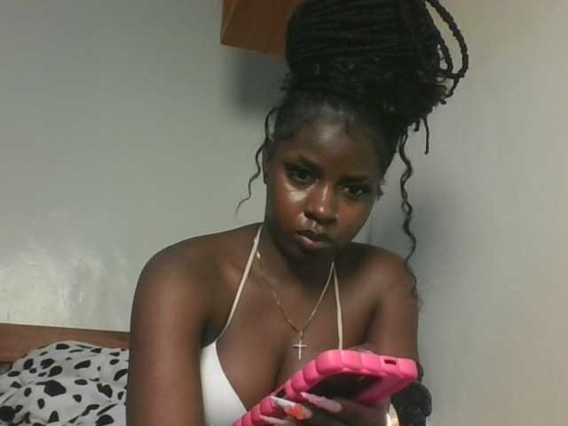 Sexykitten1 live cam on BongaCams