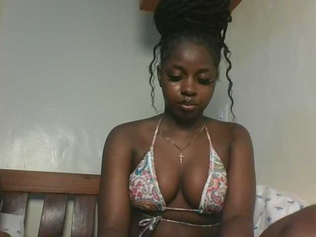 Sexykitten1 live cam on BongaCams