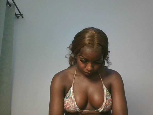 Sexykitten1 live cam on BongaCams