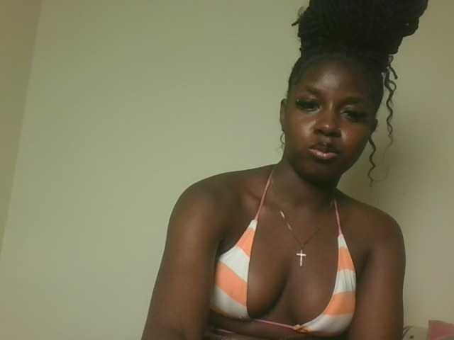 Sexykitten1 live cam on BongaCams