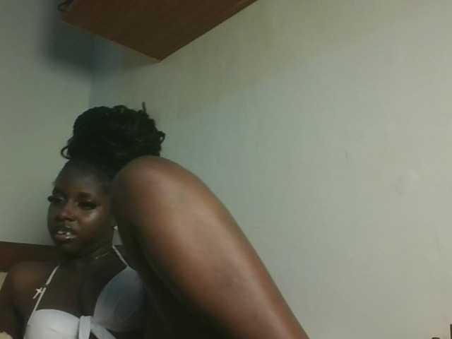 Sexykitten1 live cam on BongaCams