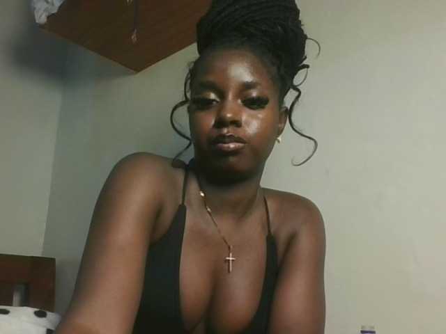 Sexykitten1 live cam on BongaCams