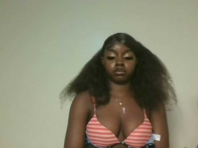 Sexykitten1 live cam on BongaCams