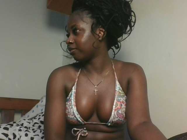 Sexykitten1 live cam on BongaCams