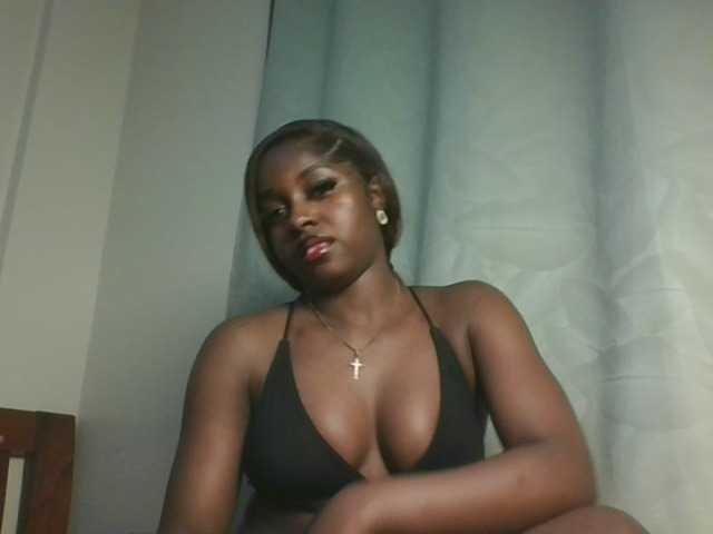 Sexykitten1 live cam on BongaCams