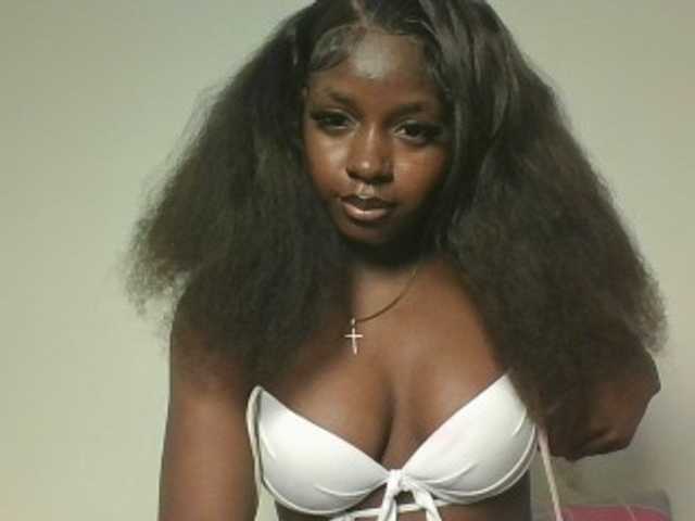 Sexykitten1 live cam on BongaCams