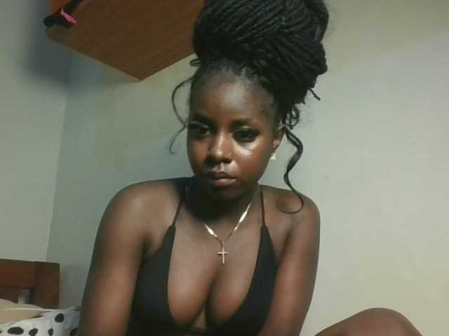 Sexykitten1 live cam on BongaCams