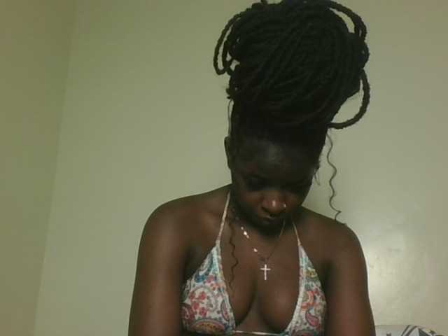 Sexykitten1 live cam on BongaCams