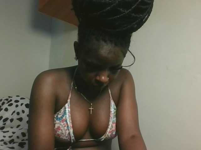 Sexykitten1 live cam on BongaCams