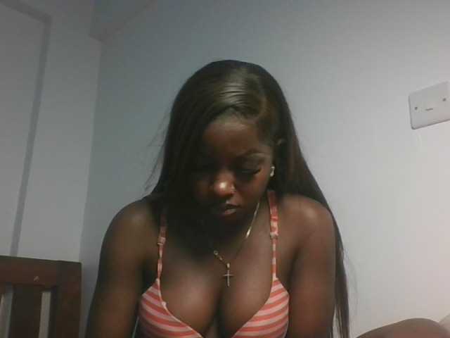 Sexykitten1 live cam on BongaCams