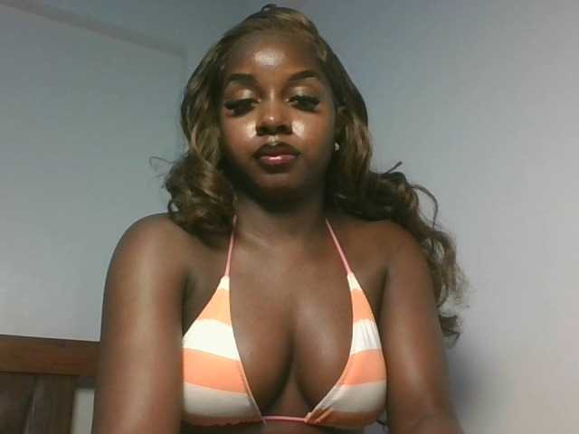 Sexykitten1 live cam on BongaCams