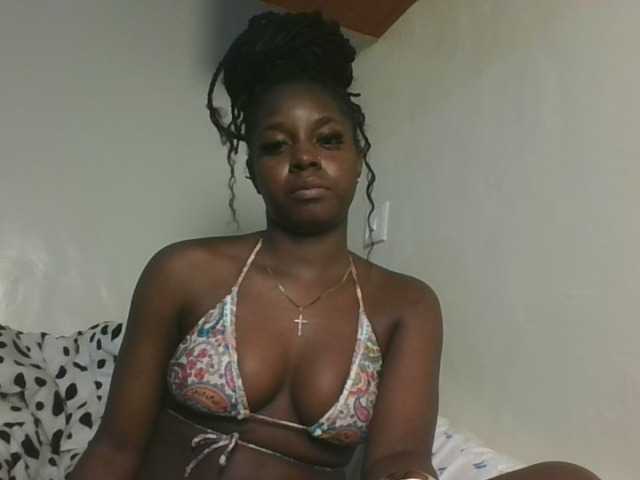 Sexykitten1 live cam on BongaCams