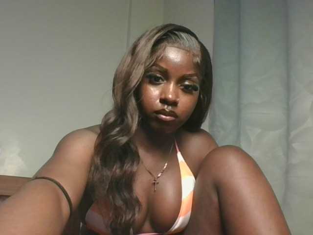Sexykitten1 live cam on BongaCams