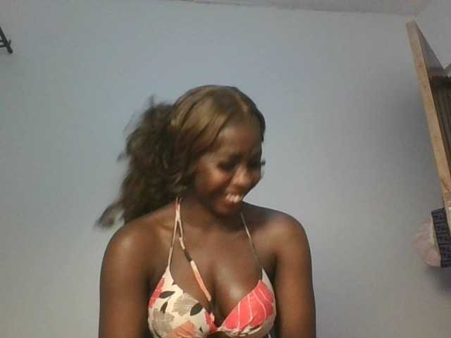 Sexykitten1 live cam on BongaCams