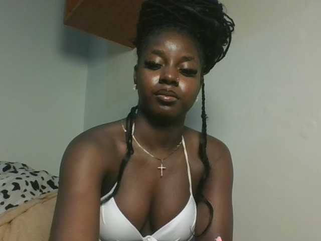 Sexykitten1 live cam on BongaCams