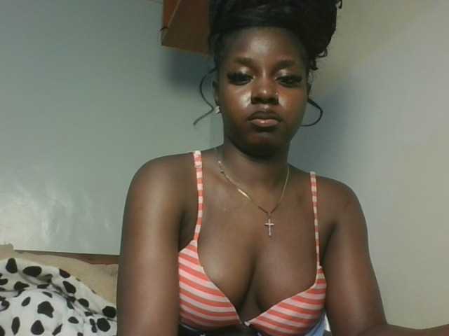 Sexykitten1 live cam on BongaCams